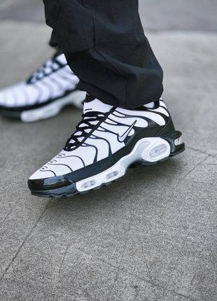 Кроссовки nike air max plus tn white black