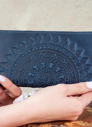 Шкіряний клатч на блискавці жіночий з орнаментом тисненням сонце синій   | гаманець на змійці