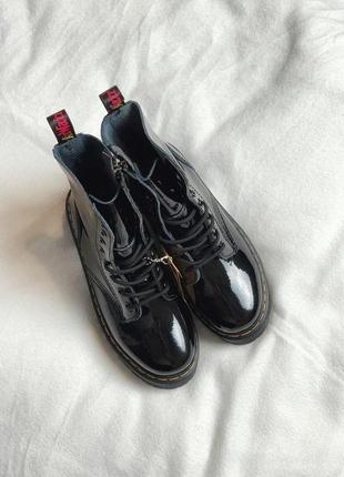 Демисезонные ботинки dr martens с лакированной кожей /осень/зима/весна😍3 фото