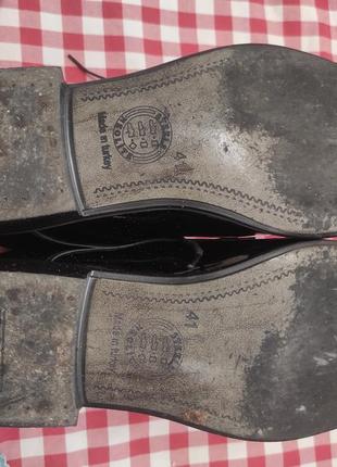 Лакові чоловічі туфлі milano класичні чоловічі лаковані дербі8 фото