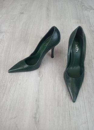 Стильні туфлі -човники  із шкіри крокодила brazil1 фото