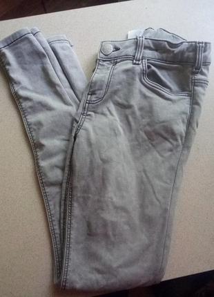 Легкие современные джинсы1 фото