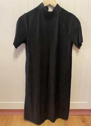 Пряма шкільна сукня резервед