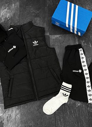 Мужской дерзкий спортивный костюм с лампасами adidas с капюшоном черный спортивный костюм adidas костюм с лампасами адидас