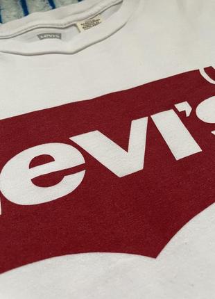 Белая женская футболка levi’s6 фото