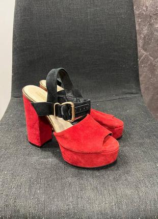 Босоножки фирменные