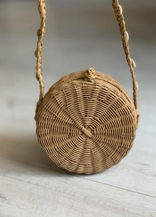 Кругла плетена сумка з лози