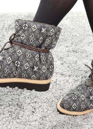 Louis vuitton pillow boots grey logo