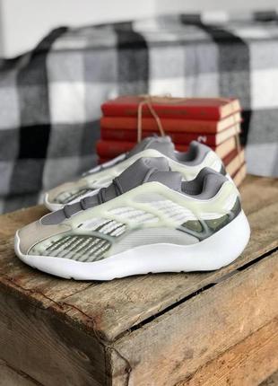 Мужские и женские кроссовки  adidas yeezy boost 700 v34 фото