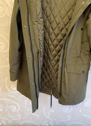 Парка хаки в идеальном состоянии, удобная