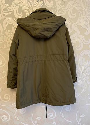 Парка хаки в идеальном состоянии, удобная