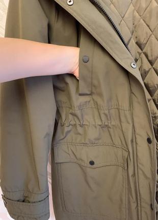 Парка хаки в идеальном состоянии, удобная