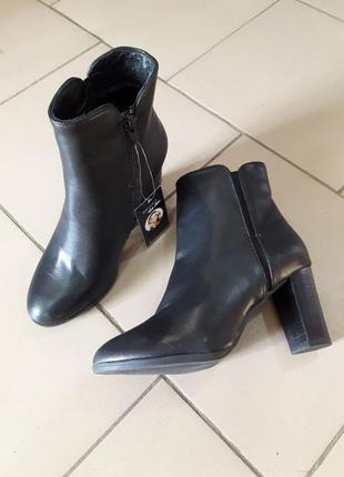 Шкіряні ботильйони 37,39,40 в наявності