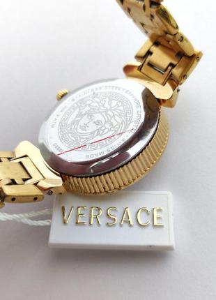 Наручные часы в стилеversace3 фото