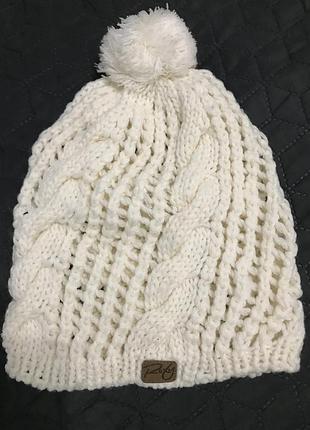 Красива в'язана шапка осінь весна великої в'язки