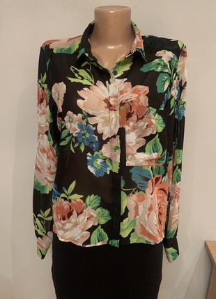 Элегантная брендовая блузка в красивом принте1 фото