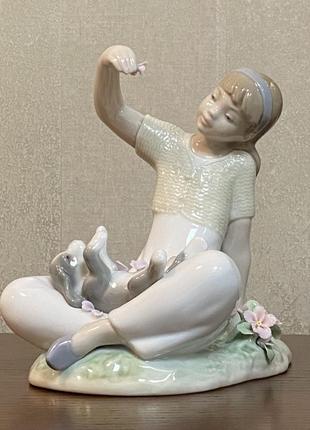 Порцелянова статуетка lladro «гра з пелюстками».