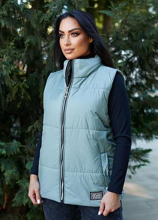 Стильный жилет на молнии