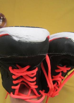 Яркие стильные кроссовки osaga3 фото