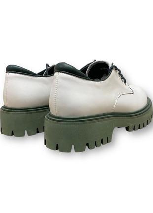 Туфлі дербі жіночі шкіряні білі на тракторній підошві зі шнурками 2190-02-a239/519 brokolli 22375 фото