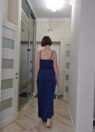 Платье длинное, макси. синяя на бретелях2 фото