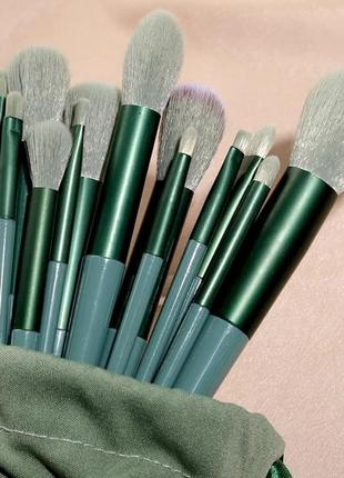 Набор кистей для макияжа с чехлом 13 штук зеленый