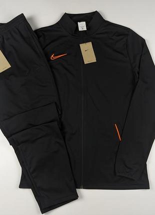 Чоловічий спортивний костюм nike dry aacemy2 фото