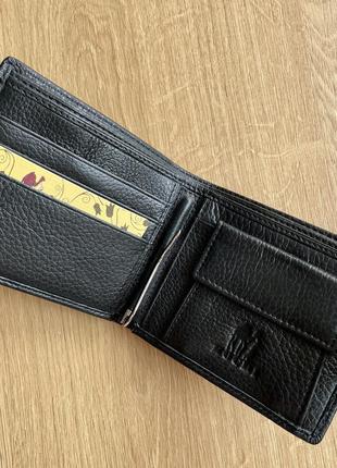 Компактное кожаное мужское портмоне черного цвета kochi мужской практичный кошелек из натуральной кожи4 фото