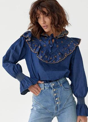 Джинсова вишита блуза з рюшами — джинс-колір, s (є розміри) l