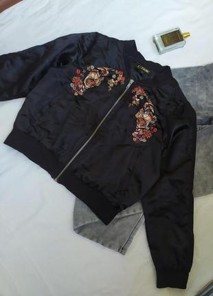Бомбер атласный шёлковый атласный на осень / с вышивкой жакет кардиган / кофта / пиджак / куртка3 фото