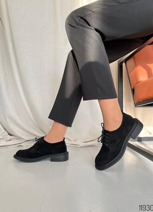 Черные замшевые классические туфли оксфорды на шнурках шнуровке