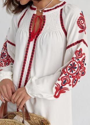 Платье в украинском стиле (вышиванка)3 фото