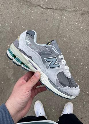 Жіночі кросівки new balance 2002r protection pack grey