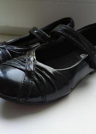 Детские лаковые туфли кожаные балетки - clarks - 28/17 см