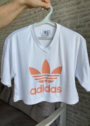 Белая футболка adidas размер s/m1 фото