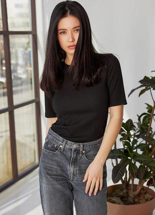 Футболка жіноча базова, з турецької тканини в рубчик, однотонна, чорна