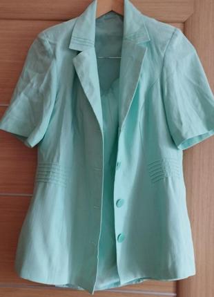 Яскравий костюм (ручна робота)