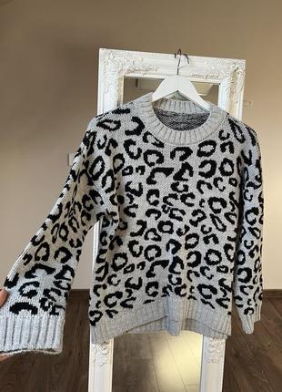 Стильный леопардовый свитер гепард серый свитер с леопардовым принтом2 фото