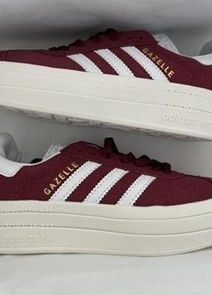 Женские кроссовки adidas gazelle red