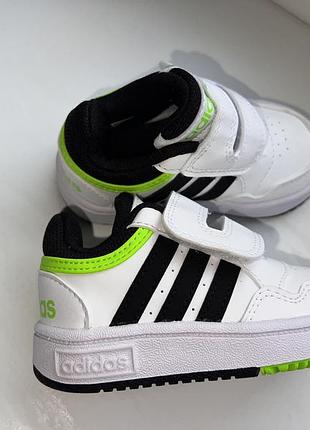 Кроссовки adidas