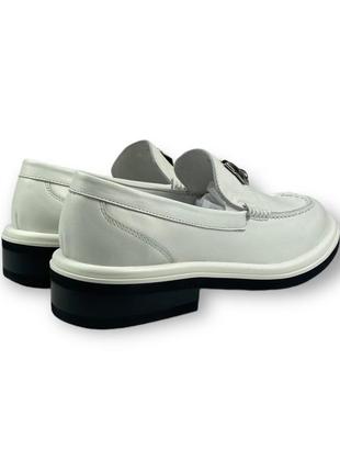 Лофери білі жіночі шкіряні стильні туфлі на низькому ходу 2303-03-a239 brokolli 26096 фото