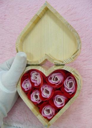 Шкатулка серце з трояндами5 фото