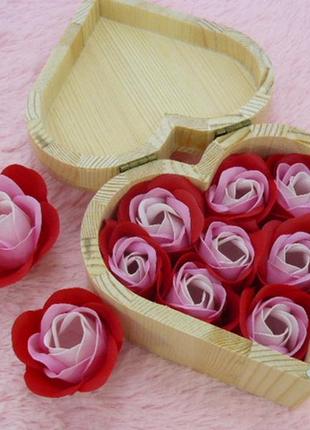 Шкатулка сердце с розами