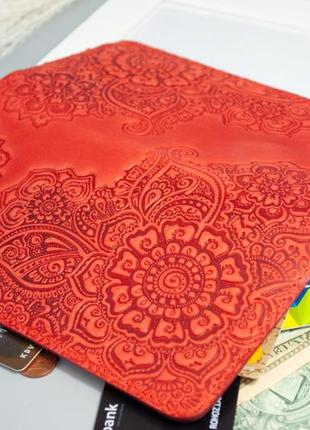 Красный кошелек женский кожаный длинный с орнаментом тиснением цветочный сад