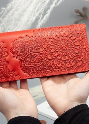 Красный кошелек женский кожаный длинный с орнаментом тиснением цветочный сад