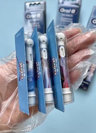 Frozen oralb оралб,змінні насадки!дитячі! 4штуки!6 фото