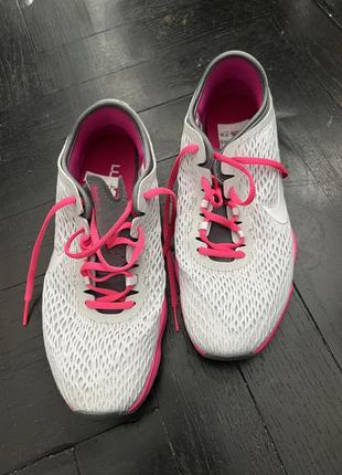 Женские беговые кроссовки nike zoom fit