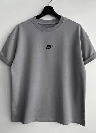 Серая футболка с коротким рукавом оверсайз серая футболка nike