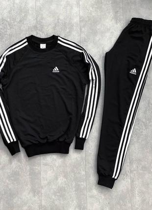 Мужской спортивный костюм с лампасами adidas