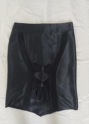 Красивая праздничная черная юбка с бантом1 фото